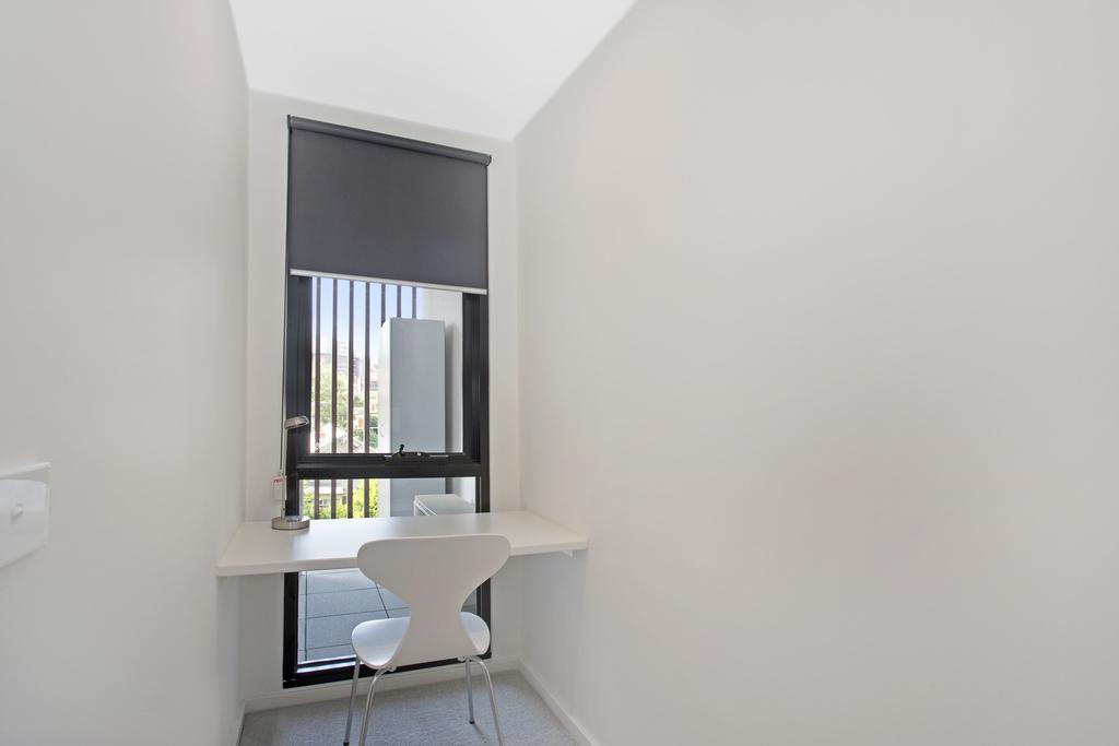 Апартаменты ☆ Heart Of St Kilda ☆ Infinity Pool+Parking+Wifi Мельбурн Экстерьер фото
