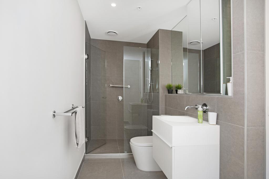 Апартаменты ☆ Heart Of St Kilda ☆ Infinity Pool+Parking+Wifi Мельбурн Экстерьер фото