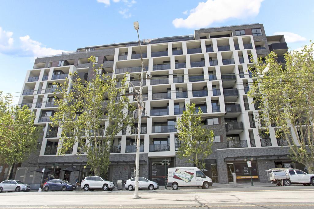 Апартаменты ☆ Heart Of St Kilda ☆ Infinity Pool+Parking+Wifi Мельбурн Экстерьер фото