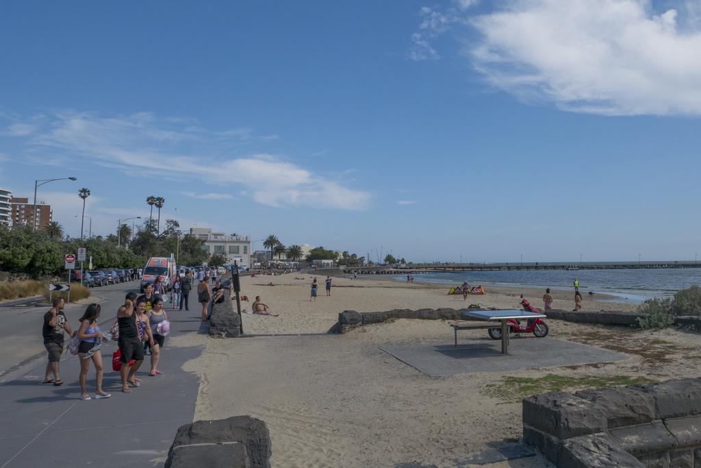 Апартаменты ☆ Heart Of St Kilda ☆ Infinity Pool+Parking+Wifi Мельбурн Экстерьер фото
