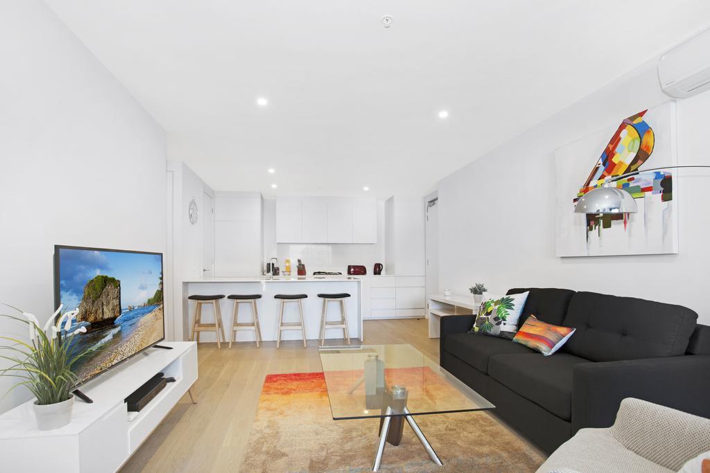 Апартаменты ☆ Heart Of St Kilda ☆ Infinity Pool+Parking+Wifi Мельбурн Экстерьер фото