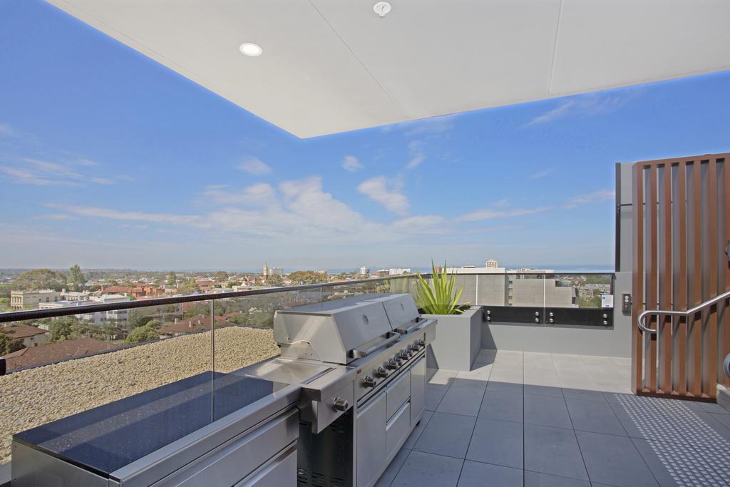 Апартаменты ☆ Heart Of St Kilda ☆ Infinity Pool+Parking+Wifi Мельбурн Экстерьер фото